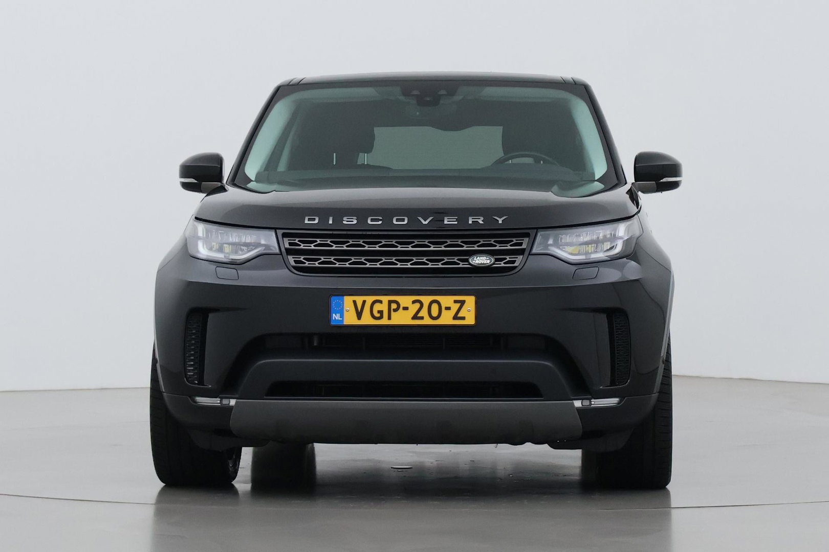 Land Rover Discovery 3.0 Sd6 SE | GRIJS KENTEKEN | Luchtvering | Trekhaak | Stoel+Stuurverwarming | BLIS | Camera | ACC