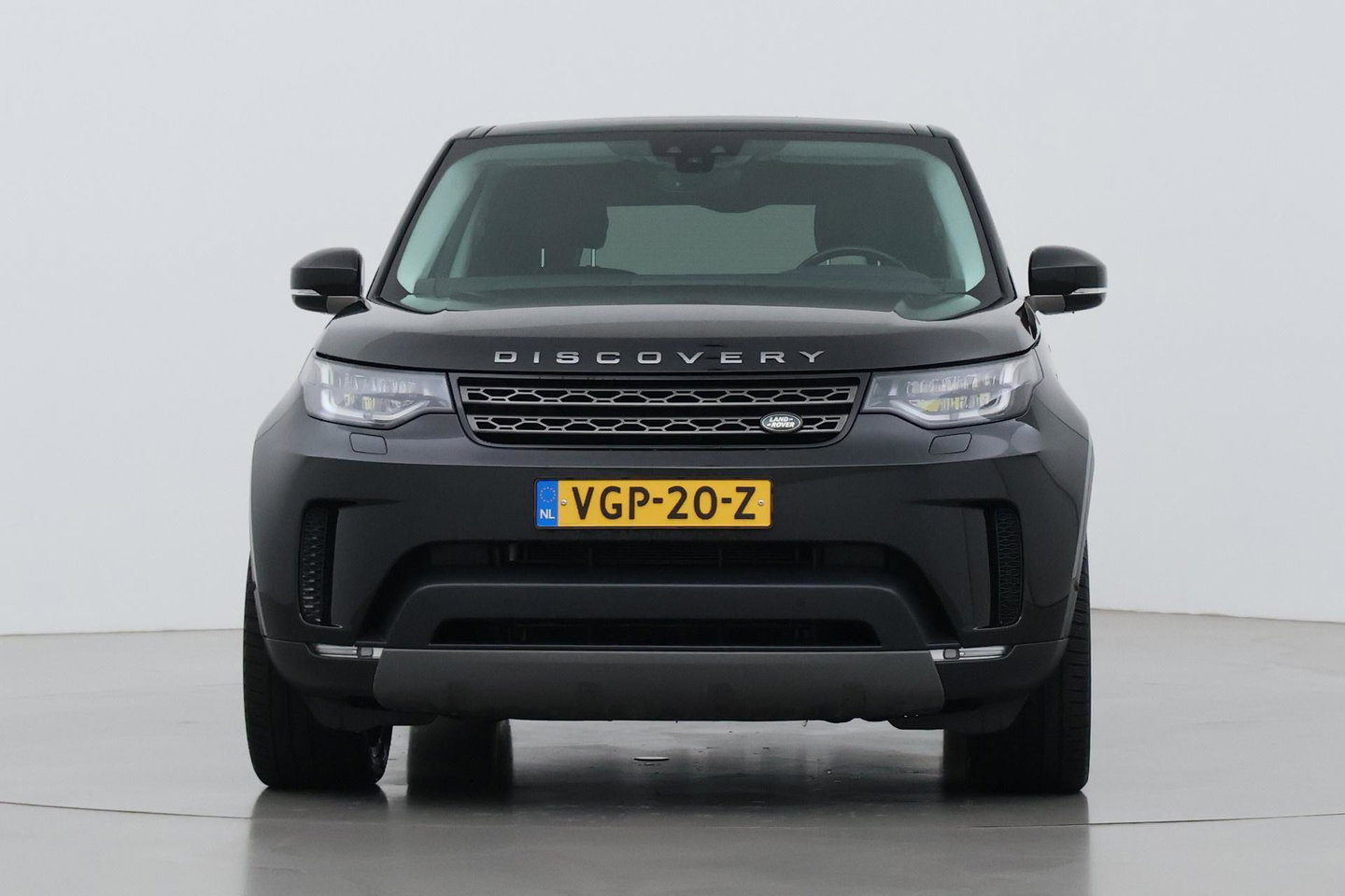 Land Rover Discovery 3.0 Sd6 SE | GRIJS KENTEKEN | Luchtvering | Trekhaak | Stoel+Stuurverwarming | BLIS | Camera | ACC