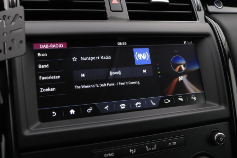 Land Rover Discovery 3.0 Sd6 SE | GRIJS KENTEKEN | Luchtvering | Trekhaak | Stoel+Stuurverwarming | BLIS | Camera | ACC