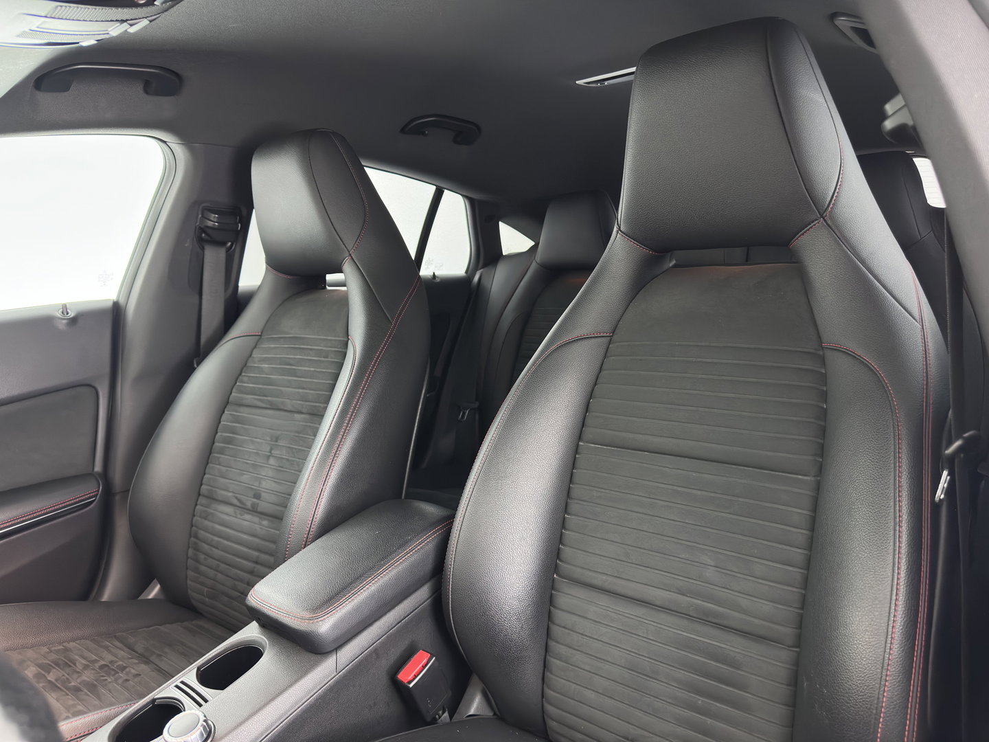 Mercedes-Benz CLA-Klasse Shooting Brake 180 Business Solution AMG *AUT | LEATHER-MICROFIBRE | FULL-LED | HEATED-SPORTSEATS | AMBIENTLIGHT | NAVI-FULLMAP | CAMERA | PRIVACY-GLASS | 18''ALU*
