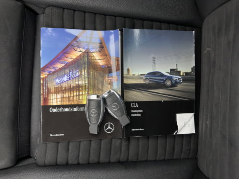 Mercedes-Benz CLA-Klasse Shooting Brake 180 Business Solution AMG *AUT | LEATHER-MICROFIBRE | FULL-LED | HEATED-SPORTSEATS | AMBIENTLIGHT | NAVI-FULLMAP | CAMERA | PRIVACY-GLASS | 18''ALU*