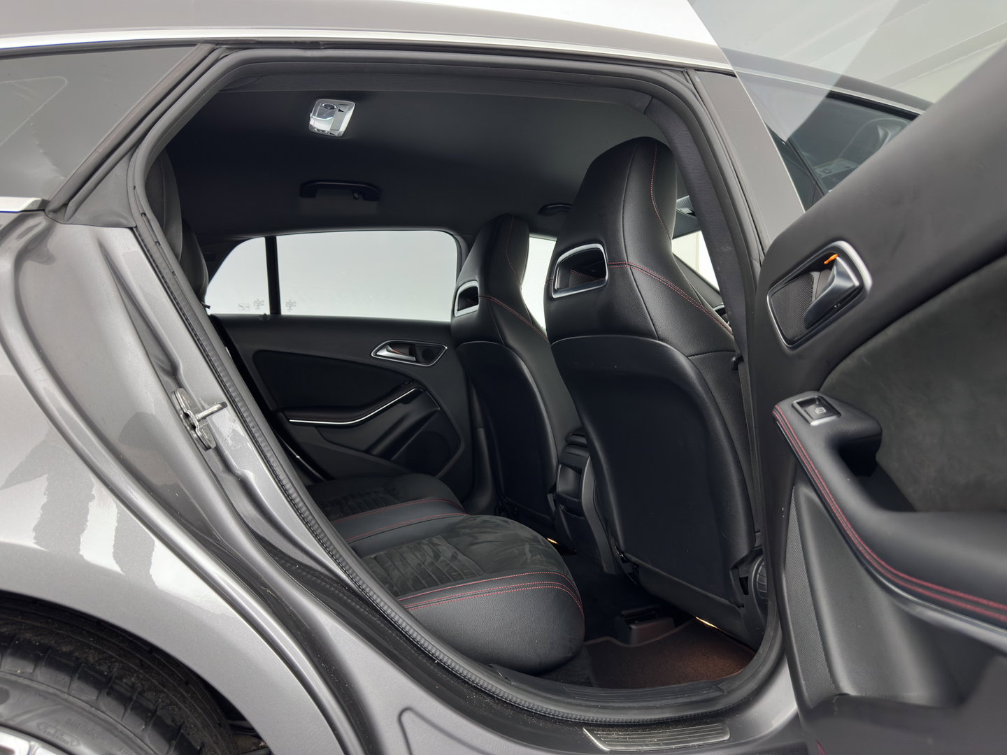 Mercedes-Benz CLA-Klasse Shooting Brake 180 Business Solution AMG *AUT | LEATHER-MICROFIBRE | FULL-LED | HEATED-SPORTSEATS | AMBIENTLIGHT | NAVI-FULLMAP | CAMERA | PRIVACY-GLASS | 18''ALU*