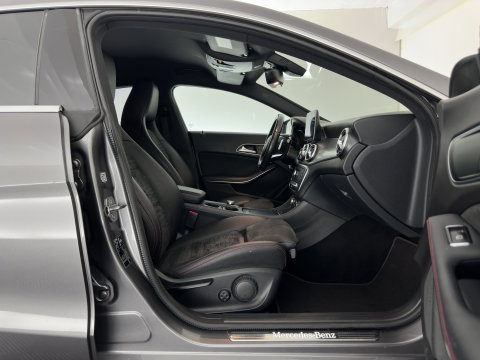 Mercedes-Benz CLA-Klasse Shooting Brake 180 Business Solution AMG *AUT | LEATHER-MICROFIBRE | FULL-LED | HEATED-SPORTSEATS | AMBIENTLIGHT | NAVI-FULLMAP | CAMERA | PRIVACY-GLASS | 18''ALU*