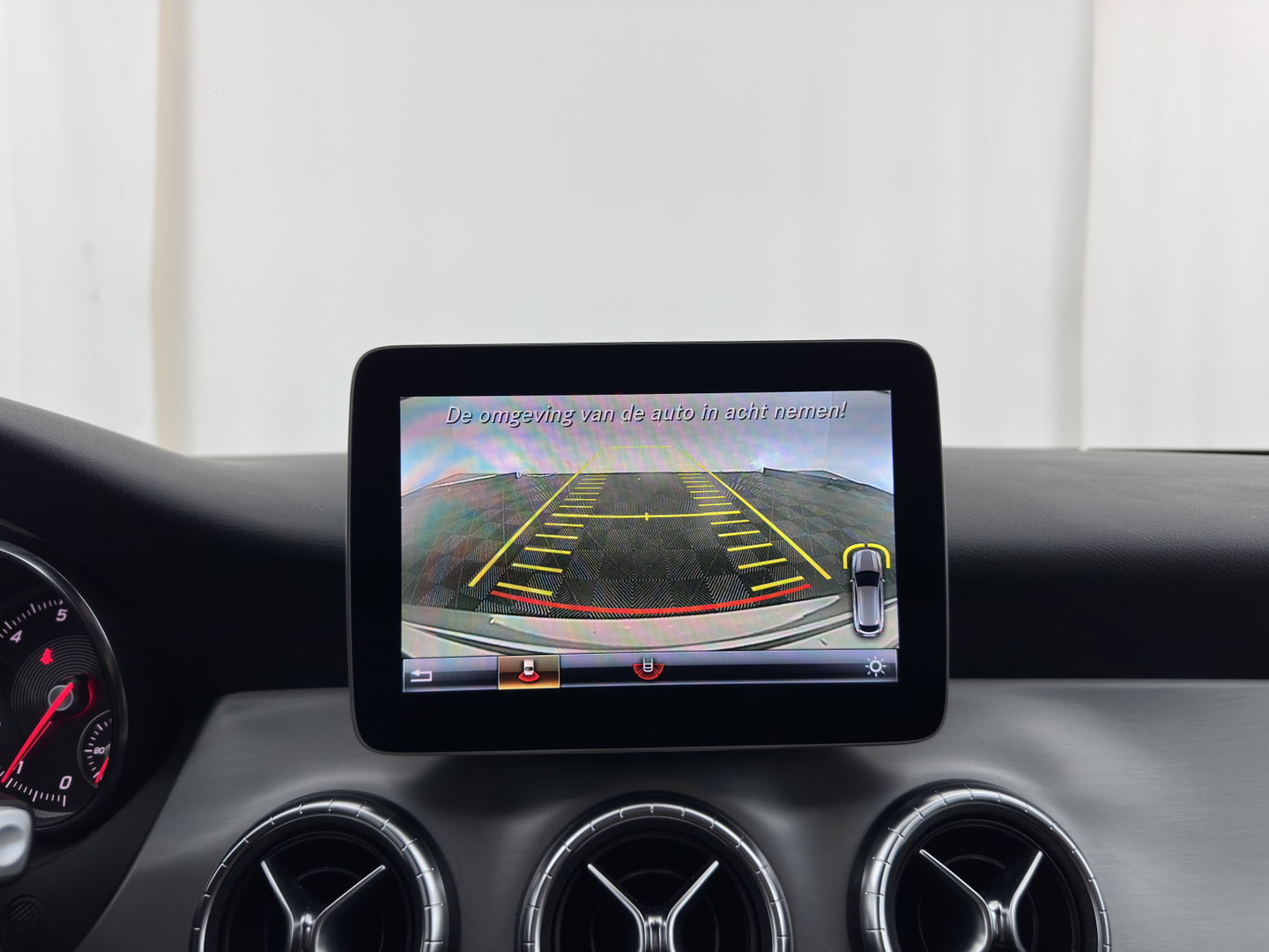 Mercedes-Benz CLA-Klasse Shooting Brake 180 Business Solution AMG *AUT | LEATHER-MICROFIBRE | FULL-LED | HEATED-SPORTSEATS | AMBIENTLIGHT | NAVI-FULLMAP | CAMERA | PRIVACY-GLASS | 18''ALU*