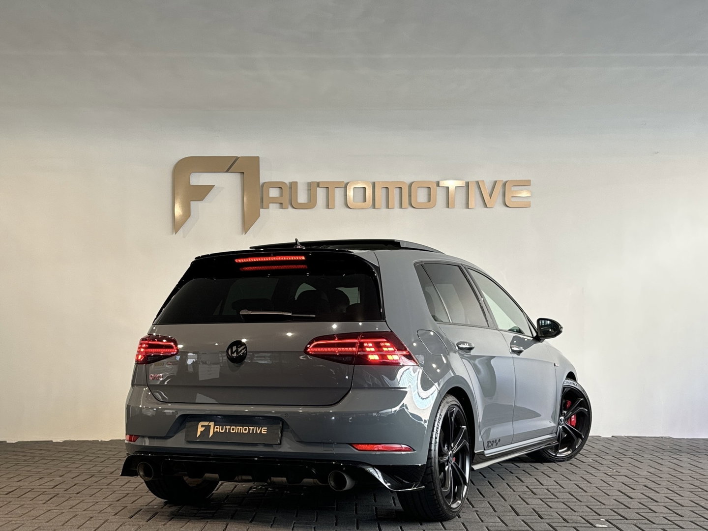 Volkswagen Golf 2.0 TSI GTI TCR Pano|Akra|Dynaudio|Leer|Memory