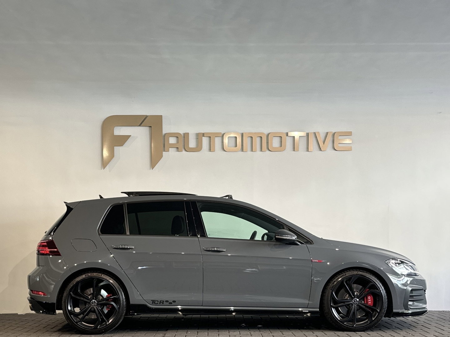 Volkswagen Golf 2.0 TSI GTI TCR Pano|Akra|Dynaudio|Leer|Memory