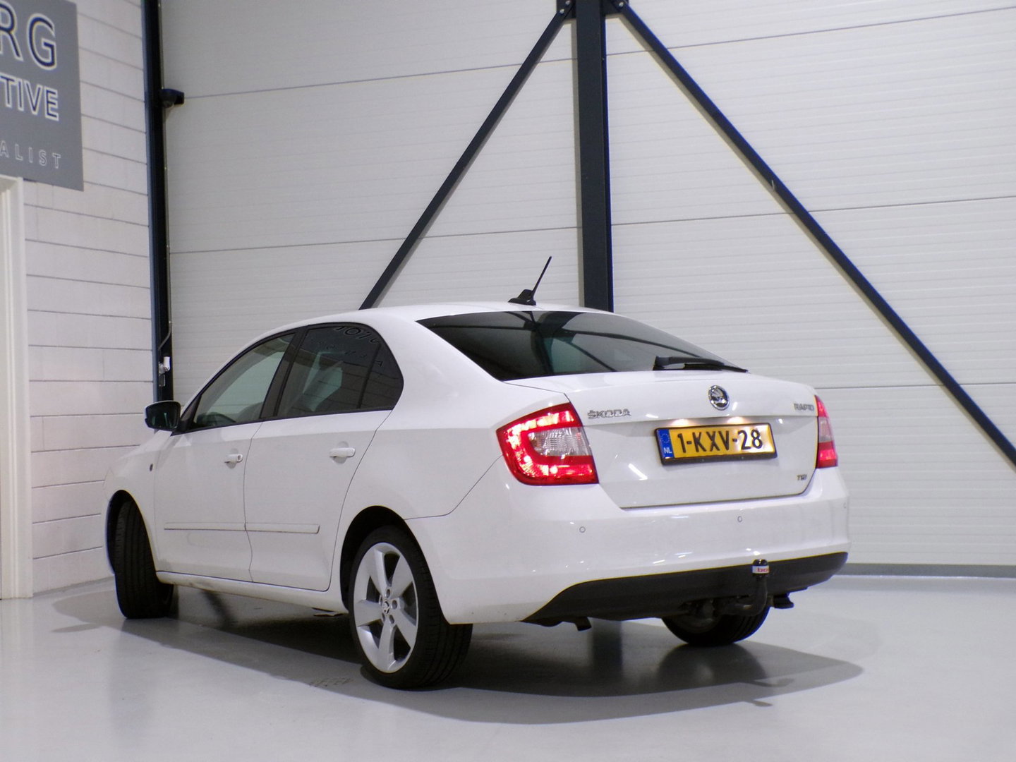 Škoda Rapid 1.2 TSI Elegance Businessline "Origineel NL!" Trekhaak Apple-carplay Android-auto Parkeersensoren RS-Stoelen Garantie