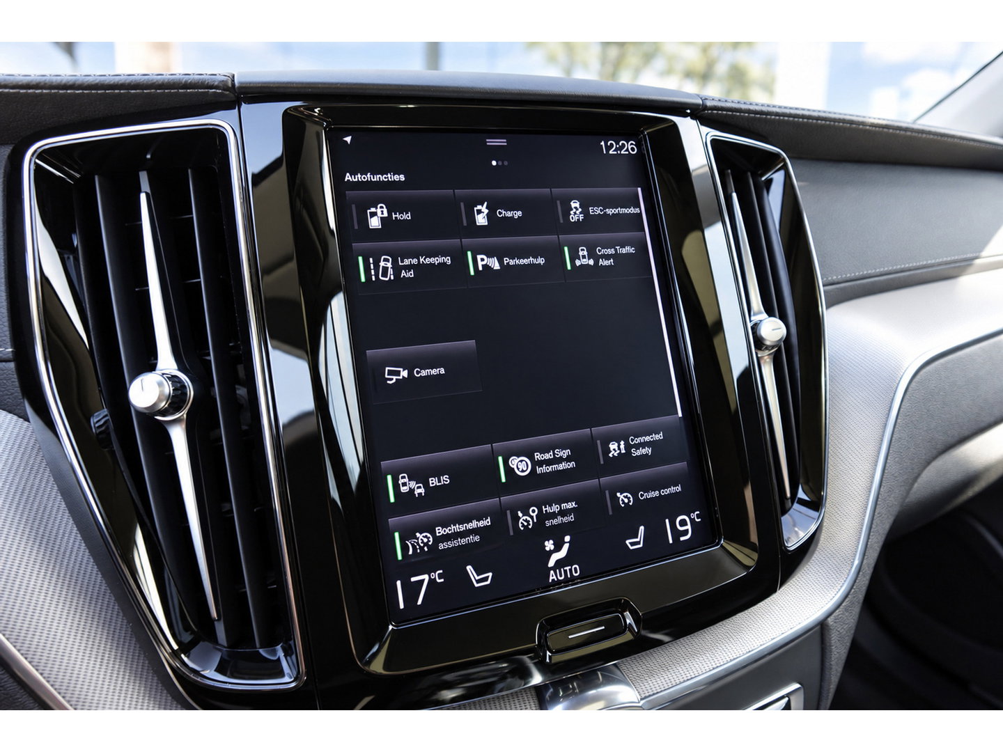 Volvo XC60 2.0 Recharge T8 AWD Inscription PANO ACC LEDER VOL