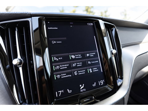 Volvo XC60 2.0 Recharge T8 AWD Inscription PANO ACC LEDER VOL