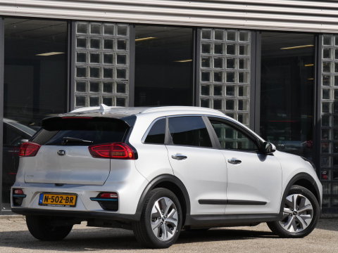 Kia e-Niro 64kWh DYNAMICPLUSLINE/ SCHUIFDAK/ SOH 98%/ NL-AUTO 1STE EIGENAAR