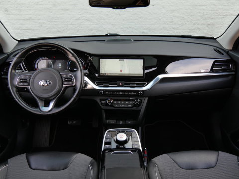 Kia e-Niro 64kWh DYNAMICPLUSLINE/ SCHUIFDAK/ SOH 98%/ NL-AUTO 1STE EIGENAAR