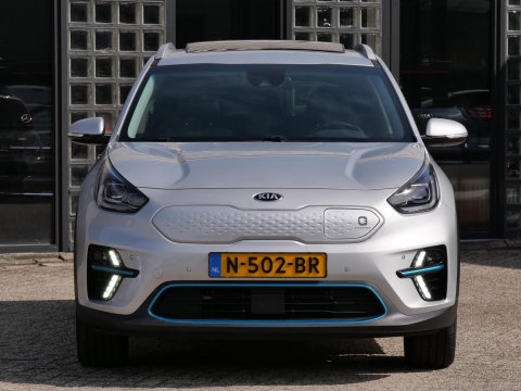 Kia e-Niro 64kWh DYNAMICPLUSLINE/ SCHUIFDAK/ SOH 98%/ NL-AUTO 1STE EIGENAAR
