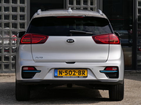 Kia e-Niro 64kWh DYNAMICPLUSLINE/ SCHUIFDAK/ SOH 98%/ NL-AUTO 1STE EIGENAAR