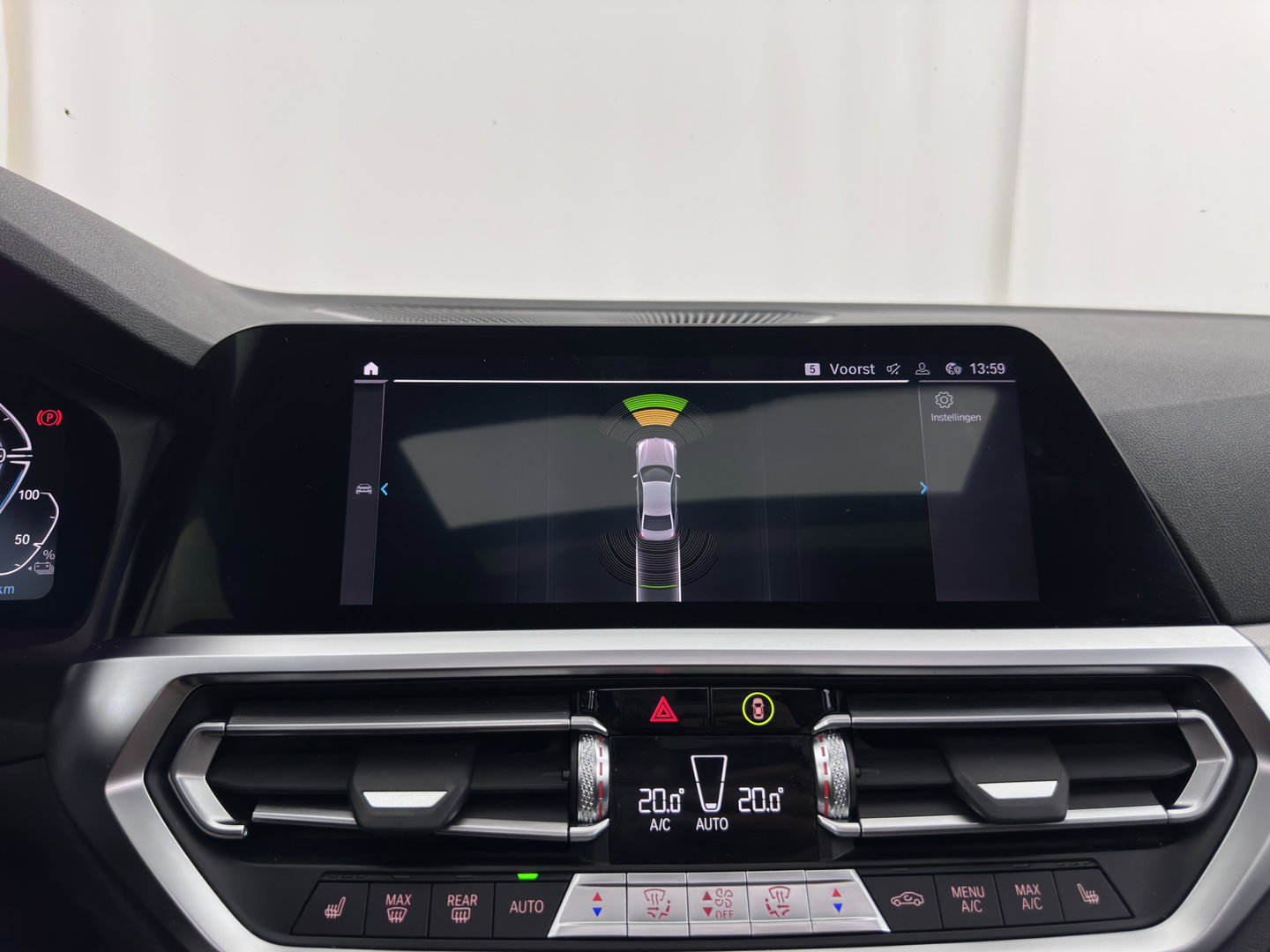 BMW 3-serie 320e Business Edition Plus (INCL.BTW) *AUT | LEATHER | PANO | FULL-LED | HEATED-SPORTSEATS | NAVI-FULLMAP | KEYLESS | PRIVACY-GLASS | ECC | PDC | CRUISE | 19''ALU*