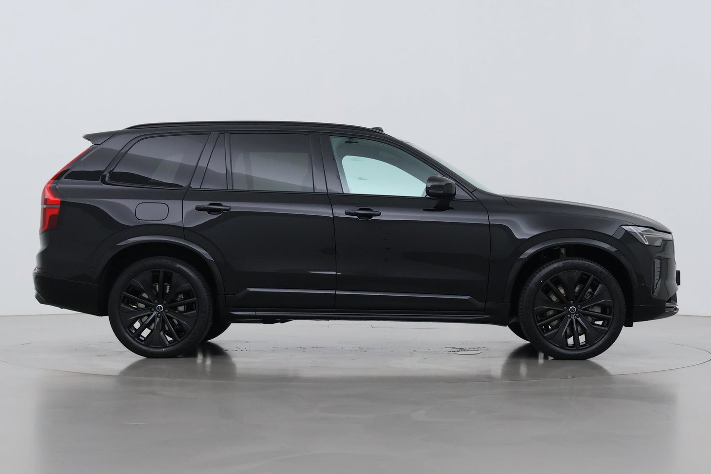 Volvo XC90 T8 Ultra Black Edition | Bowers&Wilkins | Luchtvering | Panoramadak | Trekhaak | 360° Camera | Massage | Stoelventilatie | 21 Inch