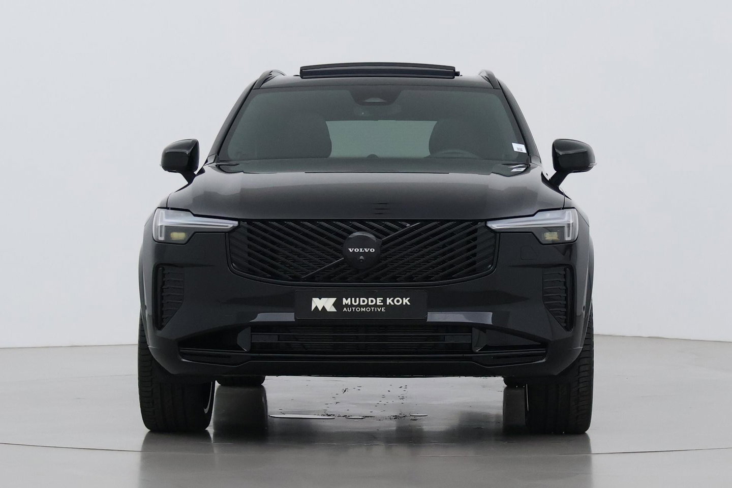 Volvo XC90 T8 Ultra Black Edition | Bowers&Wilkins | Luchtvering | Panoramadak | Trekhaak | 360° Camera | Massage | Stoelventilatie | 21 Inch