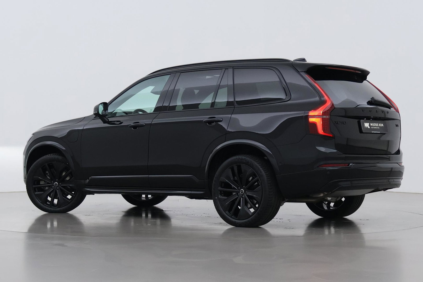 Volvo XC90 T8 Ultra Black Edition | Bowers&Wilkins | Luchtvering | Panoramadak | Trekhaak | 360° Camera | Massage | Stoelventilatie | 21 Inch