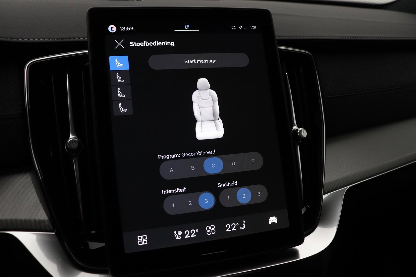 Volvo XC90 T8 Ultra Black Edition | Bowers&Wilkins | Luchtvering | Panoramadak | Trekhaak | 360° Camera | Massage | Stoelventilatie | 21 Inch