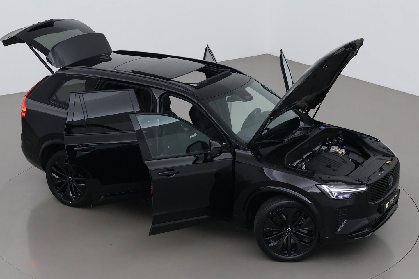 Volvo XC90 T8 Ultra Black Edition | Bowers&Wilkins | Luchtvering | Panoramadak | Trekhaak | 360° Camera | Massage | Stoelventilatie | 21 Inch