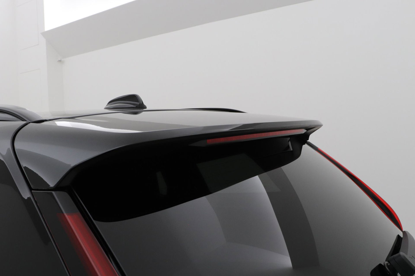 Volvo XC90 T8 Ultra Black Edition | Bowers&Wilkins | Luchtvering | Panoramadak | Trekhaak | 360° Camera | Massage | Stoelventilatie | 21 Inch
