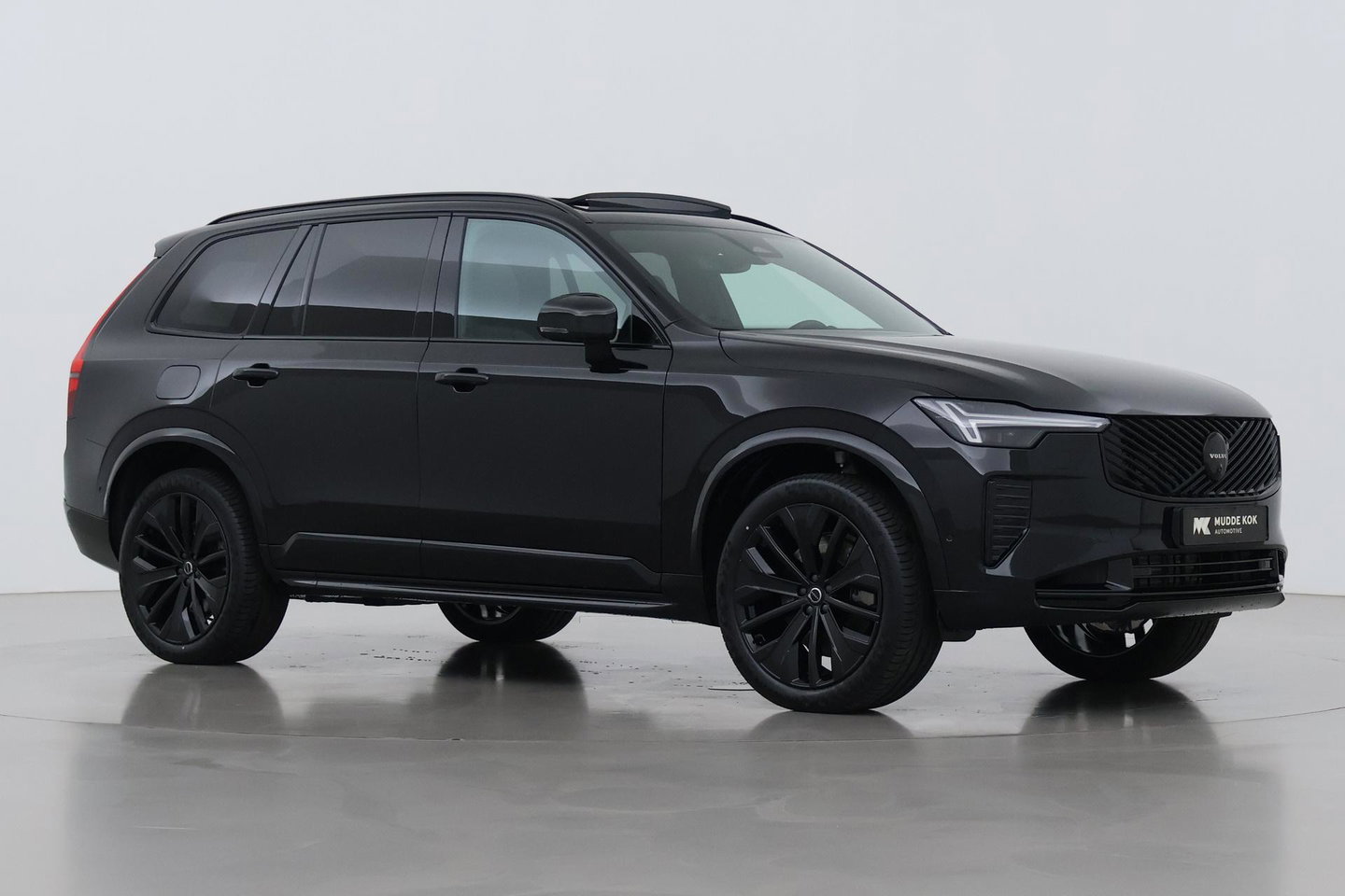 Volvo XC90 T8 Ultra Black Edition | Bowers&Wilkins | Luchtvering | Panoramadak | Trekhaak | 360° Camera | Massage | Stoelventilatie | 21 Inch