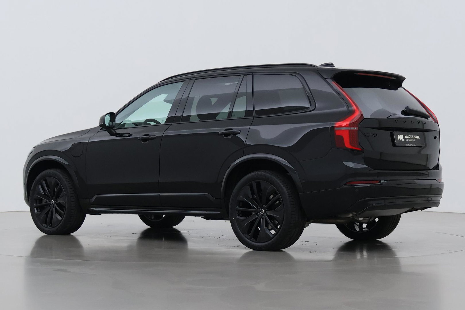 Volvo XC90 T8 Ultra Black Edition | Bowers&Wilkins | Luchtvering | Panoramadak | Trekhaak | 360° Camera | Massage | Stoelventilatie | 21 Inch
