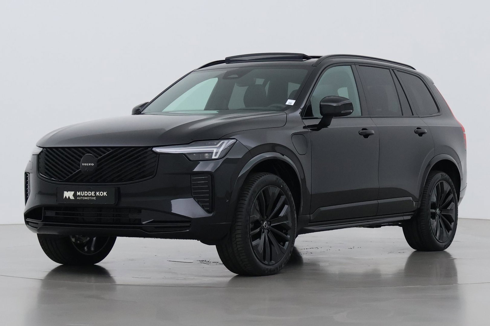 Volvo XC90 T8 Ultra Black Edition | Bowers&Wilkins | Luchtvering | Panoramadak | Trekhaak | 360° Camera | Massage | Stoelventilatie | 21 Inch