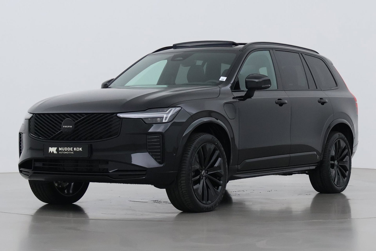 Volvo XC90 T8 Ultra Black Edition | Bowers&Wilkins | Luchtvering | Panoramadak | Trekhaak | 360° Camera | Massage | Stoelventilatie | 21 Inch