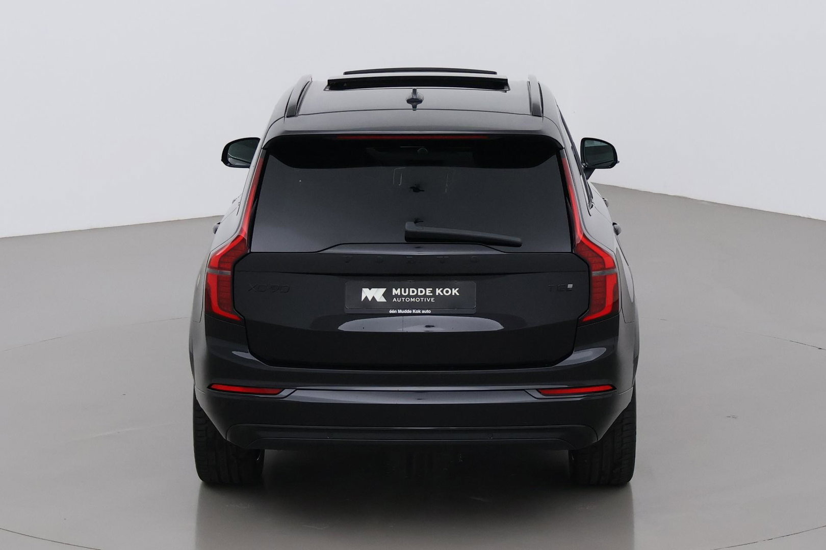 Volvo XC90 T8 Ultra Black Edition | Bowers&Wilkins | Luchtvering | Panoramadak | Trekhaak | 360° Camera | Massage | Stoelventilatie | 21 Inch