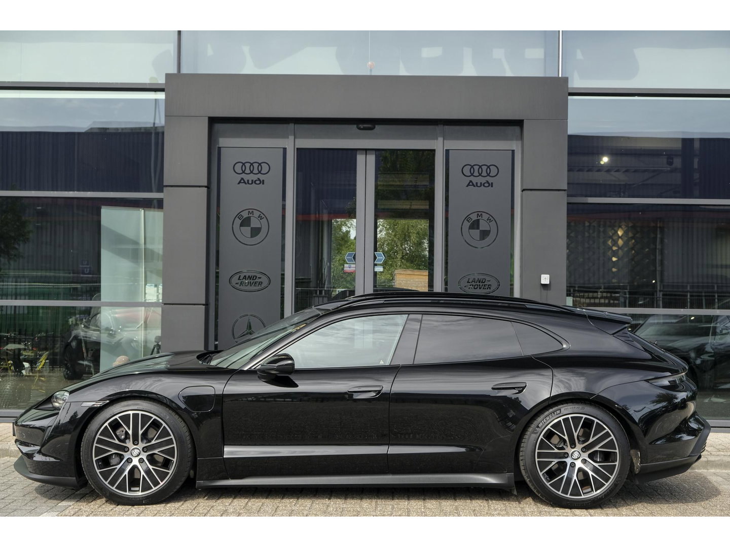 Porsche Taycan Sport Turismo 476pk Performance Plus 93kwh Panoramadak Luchtvering Bose Warmtepomp Sport chrono 20" LMV