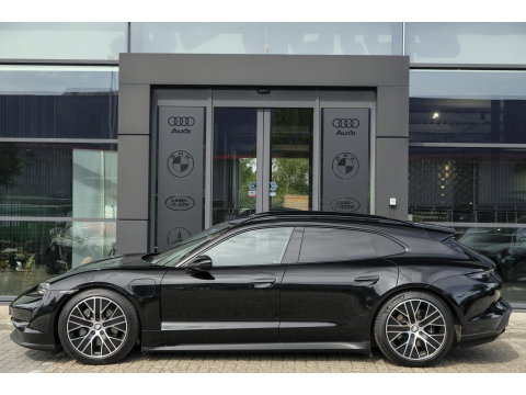 Porsche Taycan Sport Turismo 476pk Performance Plus 93kwh Panoramadak Luchtvering Bose Warmtepomp Sport chrono 20" LMV