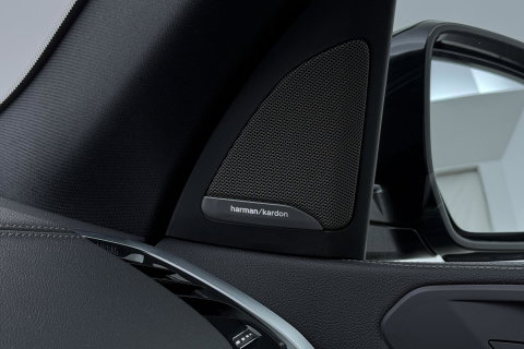 BMW X5 xDrive45e High Executive | Luchtvering | Harman/Kardon | Panoramadak | Head-Up | Trekhaak | 360° Camera | Laser LED | Comfortstoelen | 22 Inch