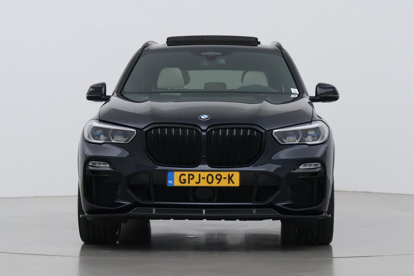 BMW X5 xDrive45e High Executive | Luchtvering | Harman/Kardon | Panoramadak | Head-Up | Trekhaak | 360° Camera | Laser LED | Comfortstoelen | 22 Inch