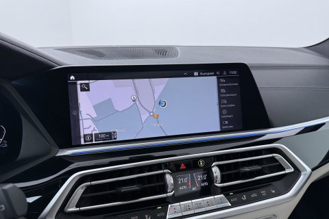 BMW X5 xDrive45e High Executive | Luchtvering | Harman/Kardon | Panoramadak | Head-Up | Trekhaak | 360° Camera | Laser LED | Comfortstoelen | 22 Inch