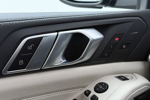 BMW X5 xDrive45e High Executive | Luchtvering | Harman/Kardon | Panoramadak | Head-Up | Trekhaak | 360° Camera | Laser LED | Comfortstoelen | 22 Inch