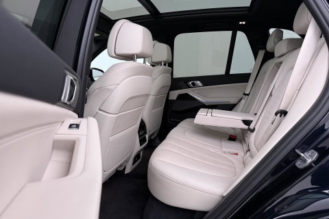 BMW X5 xDrive45e High Executive | Luchtvering | Harman/Kardon | Panoramadak | Head-Up | Trekhaak | 360° Camera | Laser LED | Comfortstoelen | 22 Inch