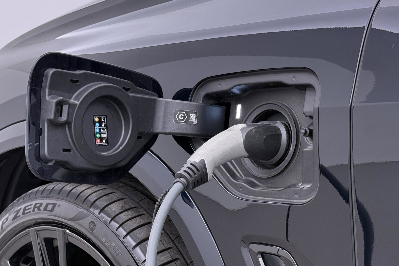 BMW X5 xDrive45e High Executive | Luchtvering | Harman/Kardon | Panoramadak | Head-Up | Trekhaak | 360° Camera | Laser LED | Comfortstoelen | 22 Inch