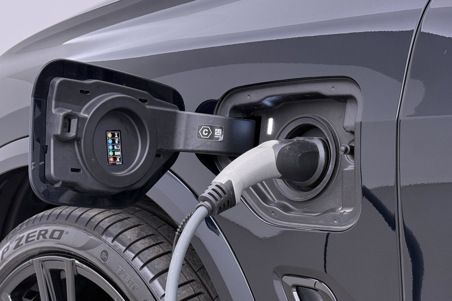 BMW X5 xDrive45e High Executive | Luchtvering | Harman/Kardon | Panoramadak | Head-Up | Trekhaak | 360° Camera | Laser LED | Comfortstoelen | 22 Inch