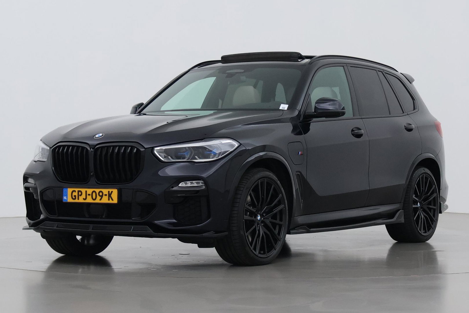 BMW X5 xDrive45e High Executive | Luchtvering | Harman/Kardon | Panoramadak | Head-Up | Trekhaak | 360° Camera | Laser LED | Comfortstoelen | 22 Inch