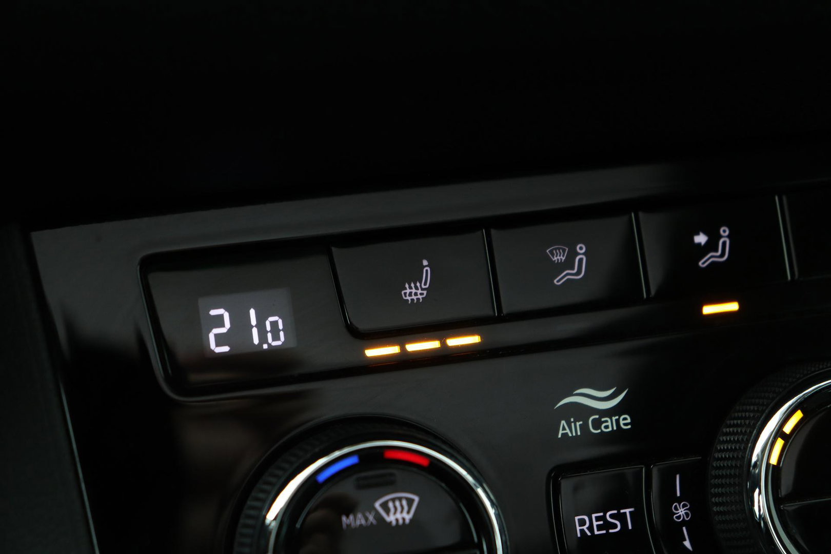 Škoda Kodiaq 1.5 TSI Business Edition Plus | Panoramadak | Trekhaak | 360° Camera | Canton | Travel Assist | Keyless | Stoel+Stuurverwarming | ACC