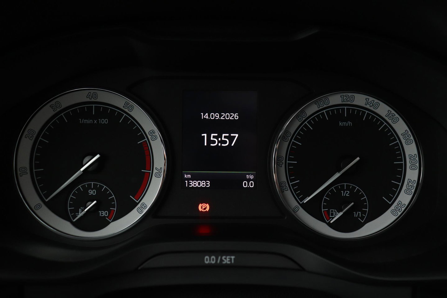 Škoda Kodiaq 1.5 TSI Business Edition Plus | Panoramadak | Trekhaak | 360° Camera | Canton | Travel Assist | Keyless | Stoel+Stuurverwarming | ACC