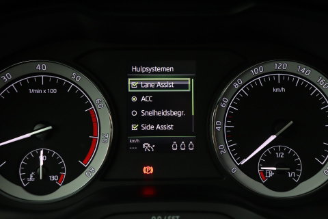 Škoda Kodiaq 1.5 TSI Business Edition Plus | Panoramadak | Trekhaak | 360° Camera | Canton | Travel Assist | Keyless | Stoel+Stuurverwarming | ACC
