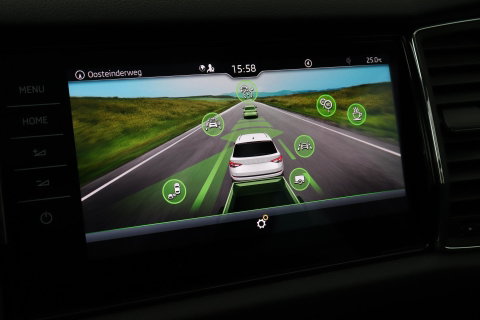 Škoda Kodiaq 1.5 TSI Business Edition Plus | Panoramadak | Trekhaak | 360° Camera | Canton | Travel Assist | Keyless | Stoel+Stuurverwarming | ACC