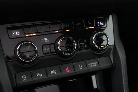 Škoda Kodiaq 1.5 TSI Business Edition Plus | Panoramadak | Trekhaak | 360° Camera | Canton | Travel Assist | Keyless | Stoel+Stuurverwarming | ACC