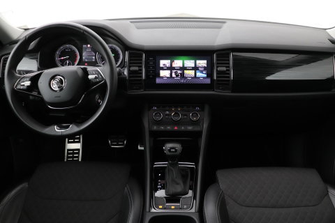 Škoda Kodiaq 1.5 TSI Business Edition Plus | Panoramadak | Trekhaak | 360° Camera | Canton | Travel Assist | Keyless | Stoel+Stuurverwarming | ACC