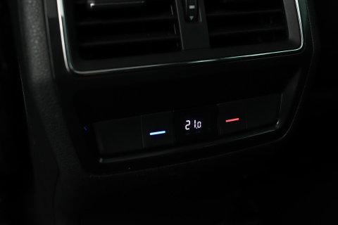 Škoda Kodiaq 1.5 TSI Business Edition Plus | Panoramadak | Trekhaak | 360° Camera | Canton | Travel Assist | Keyless | Stoel+Stuurverwarming | ACC