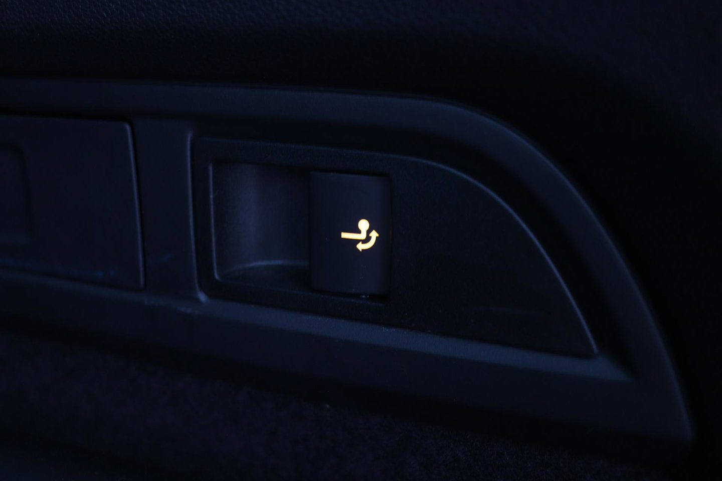 Škoda Kodiaq 1.5 TSI Business Edition Plus | Panoramadak | Trekhaak | 360° Camera | Canton | Travel Assist | Keyless | Stoel+Stuurverwarming | ACC