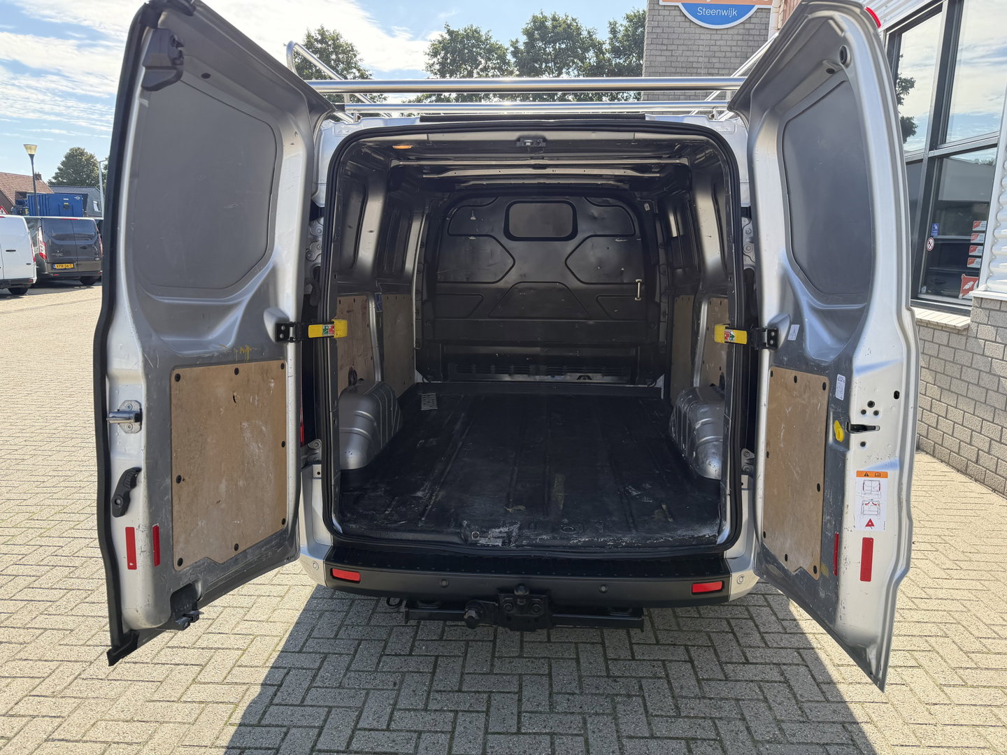 Ford Transit Custom 280 2.0 TDCI L1H1 Trend / euro 6 / bpm vrij / vaste prijs rijklaar € 13.950 ex btw / wordt afgeleverd met nieuwe distributie riem / airco / cruise / camera / imperial