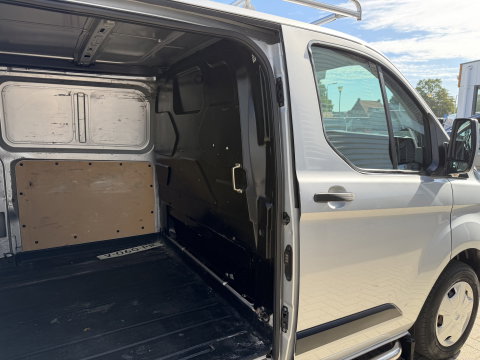 Ford Transit Custom 280 2.0 TDCI L1H1 Trend / euro 6 / bpm vrij / vaste prijs rijklaar € 13.950 ex btw / wordt afgeleverd met nieuwe distributie riem / airco / cruise / camera / imperial
