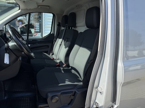 Ford Transit Custom 280 2.0 TDCI L1H1 Trend / euro 6 / bpm vrij / vaste prijs rijklaar € 13.950 ex btw / wordt afgeleverd met nieuwe distributie riem / airco / cruise / camera / imperial